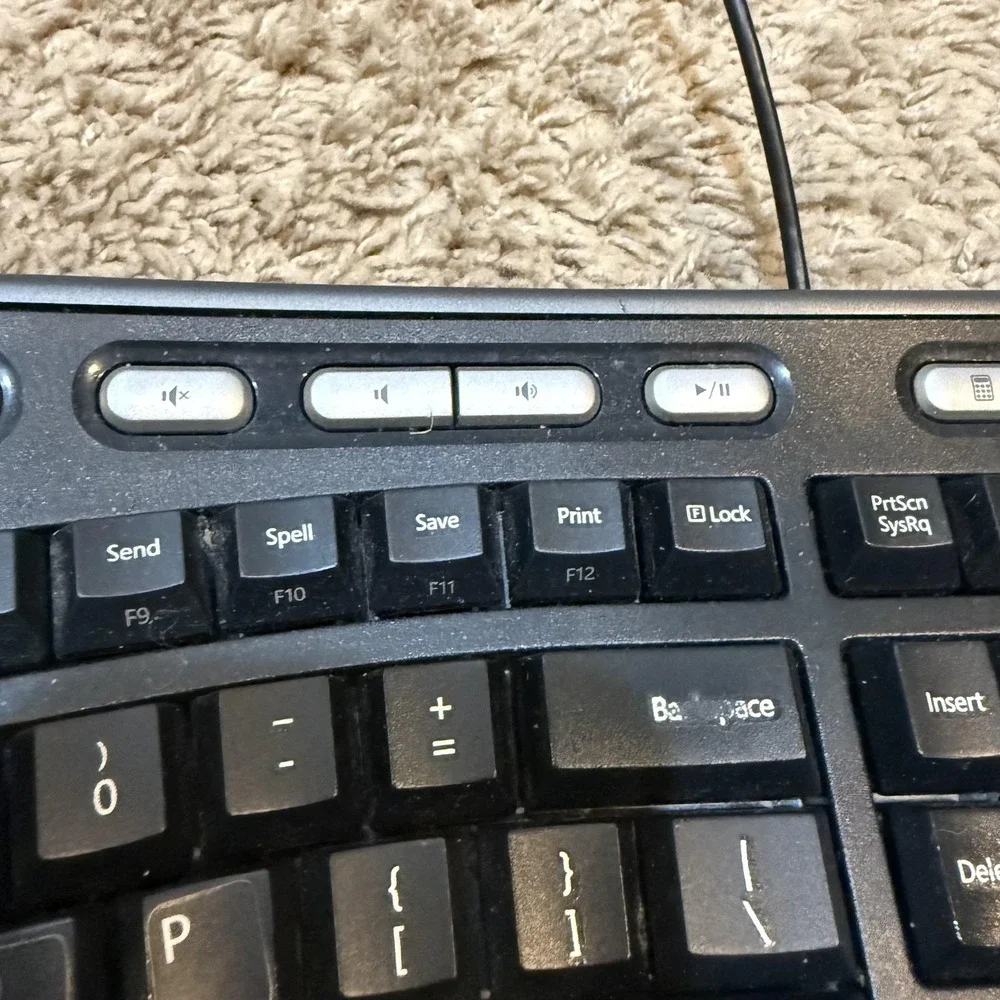 Microsoft Natural Ergonomic Keyboard 4000 v1.0 Wired USB KU-0462 w/ Wrist Rest